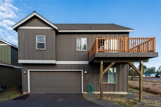 61835 SE 27th St in Bend, OR - Building Photo - Building Photo
