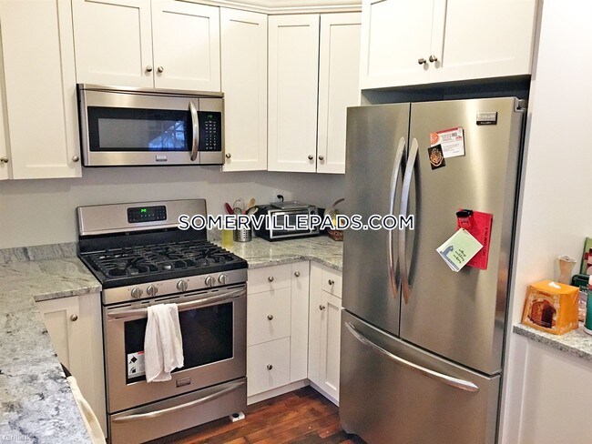 249 Summer St-Unit -Apt 3L in Somerville, MA - Building Photo - Building Photo