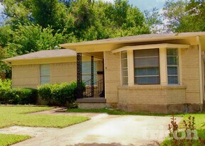 1332 Ridgeview St in Mesquite, TX - Building Photo