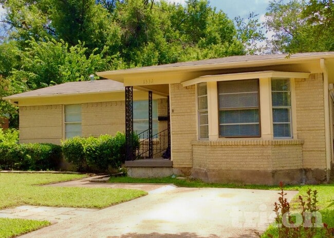 property at 1332 Ridgeview St