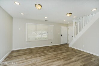 9335 Donerail Way in Louisville, KY - Building Photo - Building Photo