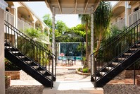 Courtyard Villas in Corpus Christi, TX - Foto de edificio - Building Photo