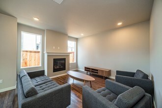 4054 SE Holgate Blvd-Unit -A in Portland, OR - Building Photo - Building Photo