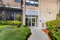 River Place Towers in Lowell, MA - Foto de edificio - Building Photo