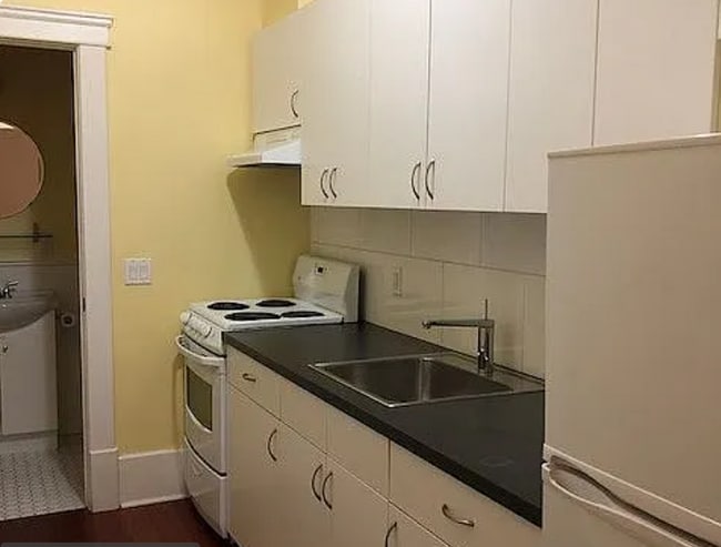 1411 Centre St S in Calgary, AB - Building Photo - Building Photo