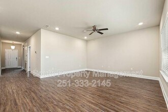 9376 Swan Point Rd in Daphne, AL - Building Photo - Building Photo