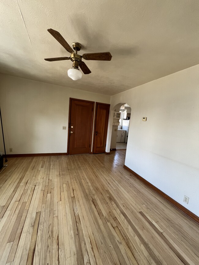 2009 Carey Ct, Unit 2 in Madison, WI - Foto de edificio - Building Photo