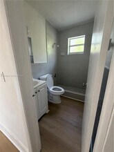 1021 NW 5th St in Miami, FL - Building Photo - Building Photo