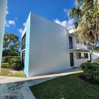517 Dotterel Rd in Delray Beach, FL - Building Photo