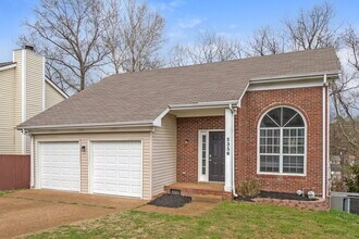 5356 Village Way, Unit 422 in Nashville, TN - Building Photo - Building Photo