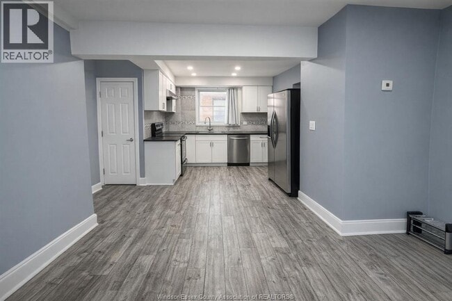 532 Oak Ave in Windsor, ON - Building Photo - Building Photo