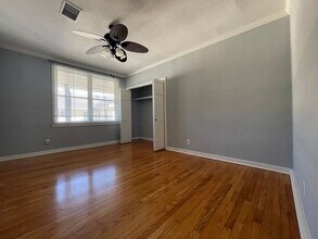 7444 St Charles Ave in New Orleans, LA - Foto de edificio - Building Photo