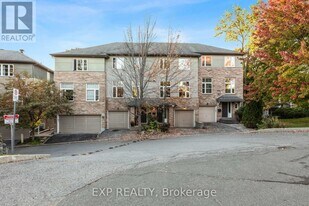 6 Pondside Private in Ottawa, ON - Building Photo