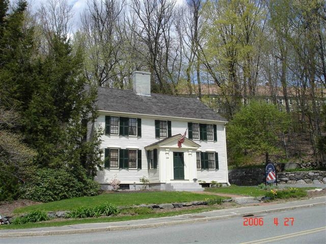 1694 Main St in Concord, MA - Foto de edificio