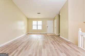 469 Sherwood Greens in Stone Mountain, GA - Building Photo - Building Photo