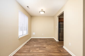 Oak Lake at Crooked Creek in Indianapolis, IN - Building Photo - Interior Photo