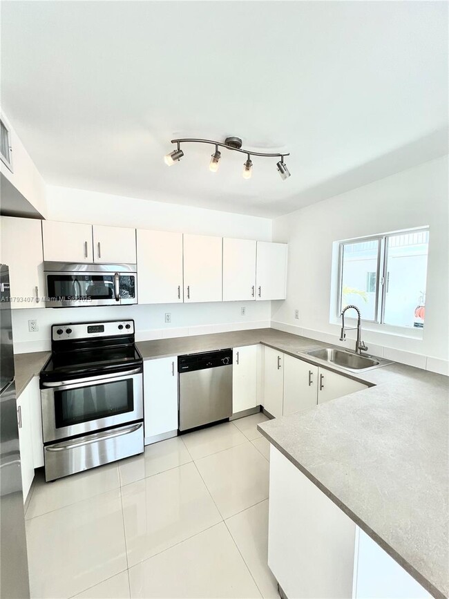 property at 8035 Crespi Blvd
