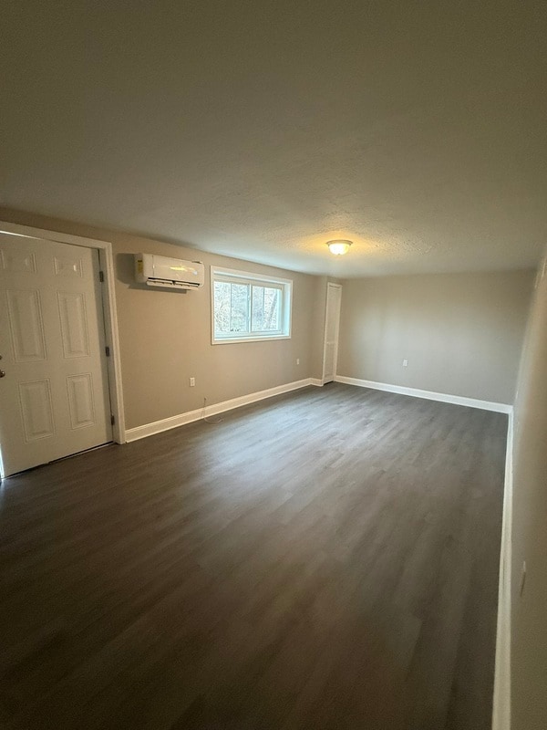 1300-1330 Windsor Ave in Bristol, TN - Foto de edificio - Building Photo