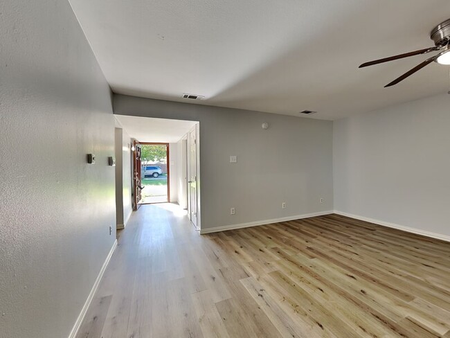 1913 Briarwood Dr in Plano, TX - Building Photo - Building Photo