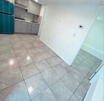 170 E 19th St in Paterson, NJ - Building Photo