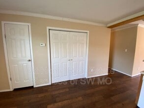 501 W Warren Ave in Ozark, MO - Building Photo - Building Photo