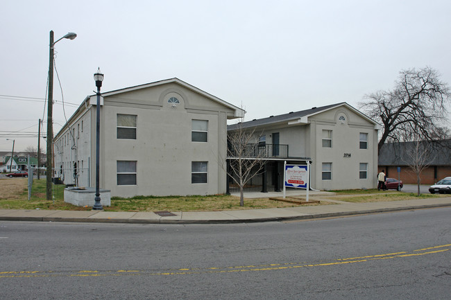 Jefferson Manor Apartments in Nashville, TN - Foto de edificio - Building Photo