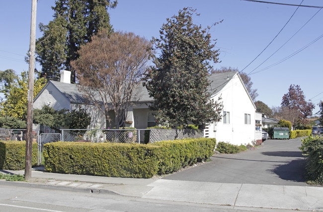 18852 Meekland Ave in Hayward, CA - Building Photo - Building Photo