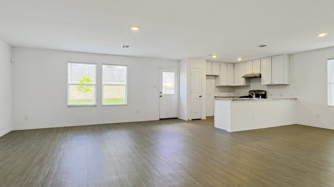 13930 Wool Pk in San Antonio, TX - Foto de edificio - Building Photo