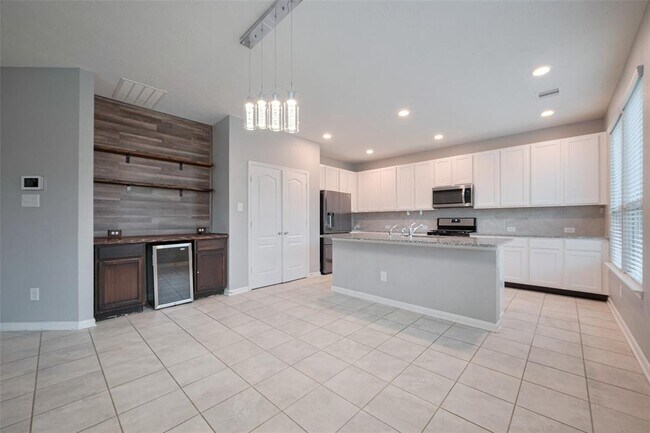 property at 5011 Pine Ridge Knoll Ct