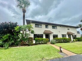 3030 N Atlantic Ave in Cocoa Beach, FL - Building Photo