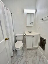 2209 S Ridgeley Dr in Los Angeles, CA - Building Photo - Building Photo