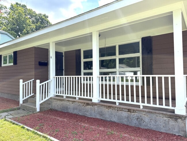 6 Lydall St in Manchester, CT - Building Photo - Building Photo