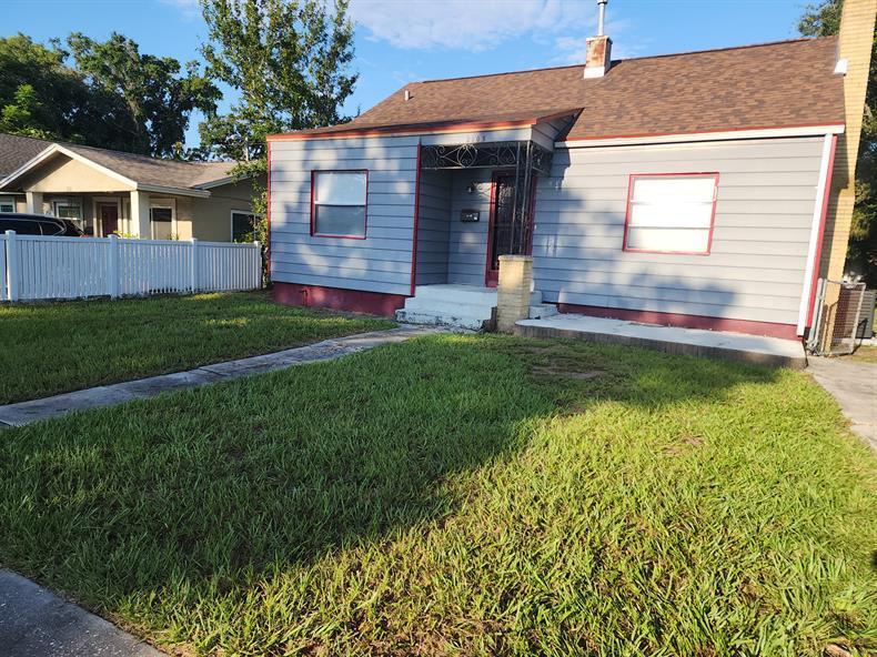 2105 28th St S in St. Petersburg, FL - Building Photo