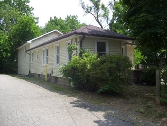 1127 Lafayette Ave in Kalamazoo, MI - Building Photo - Building Photo