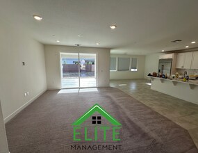 5625 Alloway St in Sacramento, CA - Building Photo - Building Photo
