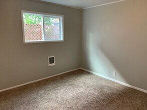 325 S Chelan Ave in Wenatchee, WA - Building Photo - Building Photo