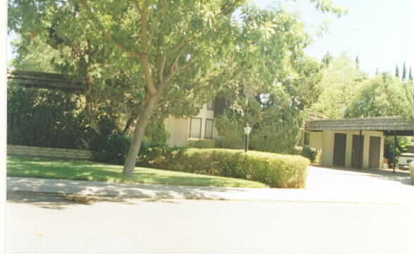 1320 Alma Ave in Modesto, CA - Foto de edificio
