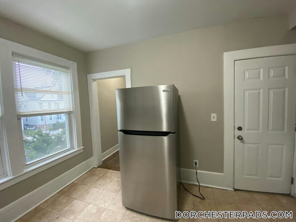 186 Bowdoin St in Boston, MA - Building Photo