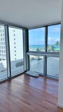 2655 Collins Ave, Unit 703 in Miami Beach, FL - Foto de edificio - Building Photo