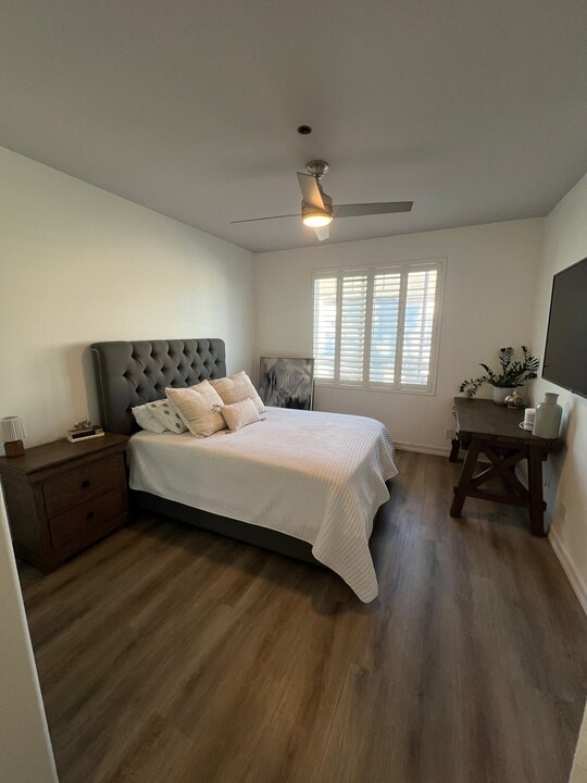 19457 Surfset Dr in Huntington Beach, CA - Building Photo