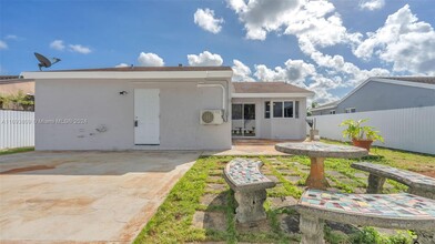 12763 SW 265th Terrace in Homestead, FL - Foto de edificio - Building Photo