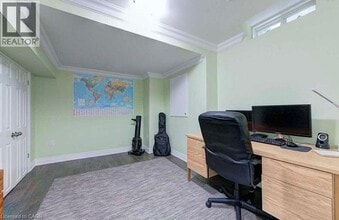 131 Spring Creek Dr in Waterdown, ON - Building Photo - Building Photo