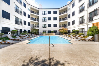 Tides at Midtown in Dallas, TX - Building Photo - Building Photo