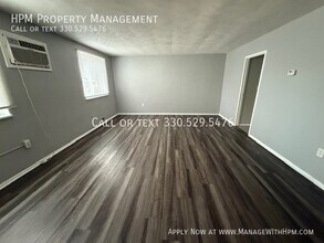 20584 Lorain Rd in Fairview Park, OH - Building Photo - Building Photo