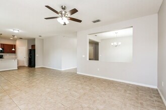 1011 Hermosa Way in Kissimmee, FL - Building Photo - Building Photo