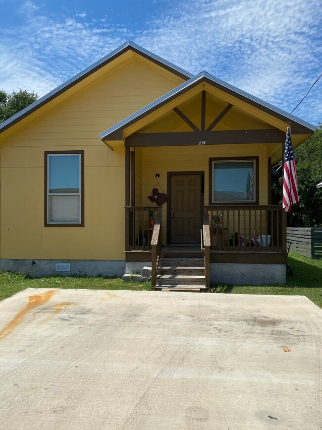 property at 1013 Fir Ln