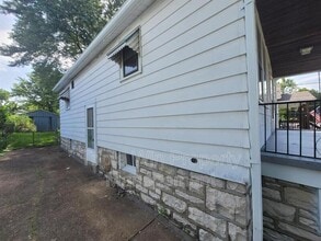 4891 Hummelsheim Ave in St. Louis, MO - Building Photo - Building Photo