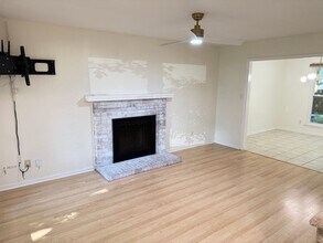 203 Aurora Ln in Huntersville, NC - Foto de edificio - Building Photo