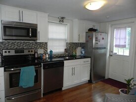 432 Sea St, Unit 1 in Quincy, MA - Building Photo
