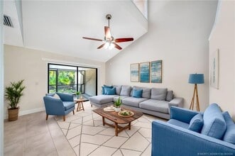 1659 SW Crossing Cir in Palm City, FL - Building Photo - Building Photo
